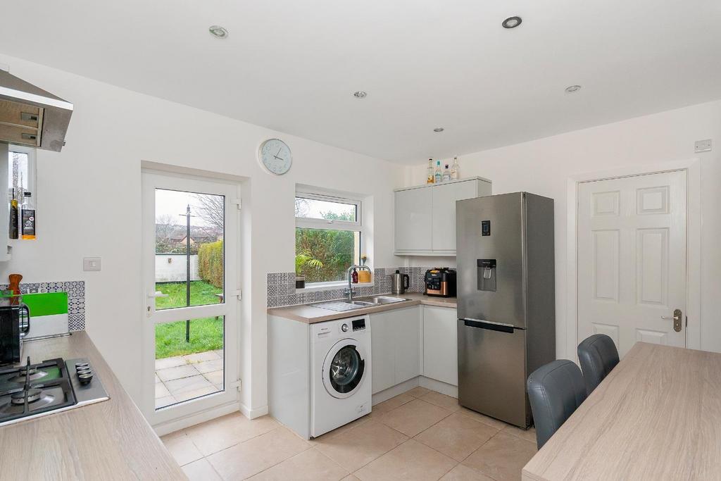 3 B8 RBR - Kitchen A.jpg