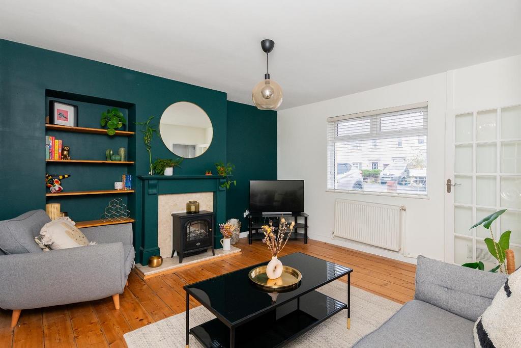 3 B8 RBR - Living Room F.jpg