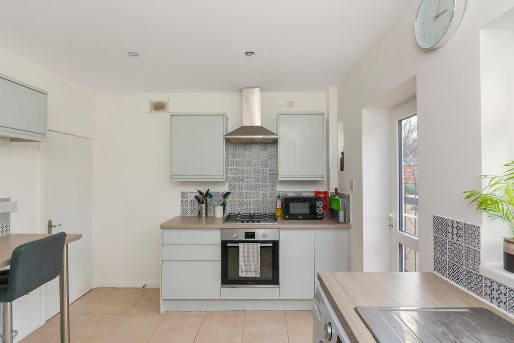 3 B8 RBR - Kitchen C.jpg
