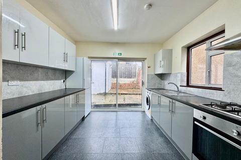 3 bedroom semi-detached house for sale, Esmar Crescent, London, NW9