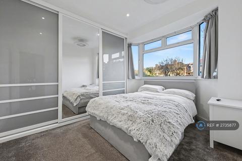 3 bedroom end of terrace house to rent, Donaldson Road, London, SE18