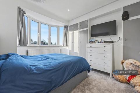 3 bedroom end of terrace house to rent, Donaldson Road, London, SE18