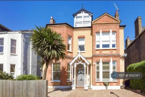 2 bedroom flat to rent, Cambridge Road, Bromley, BR1