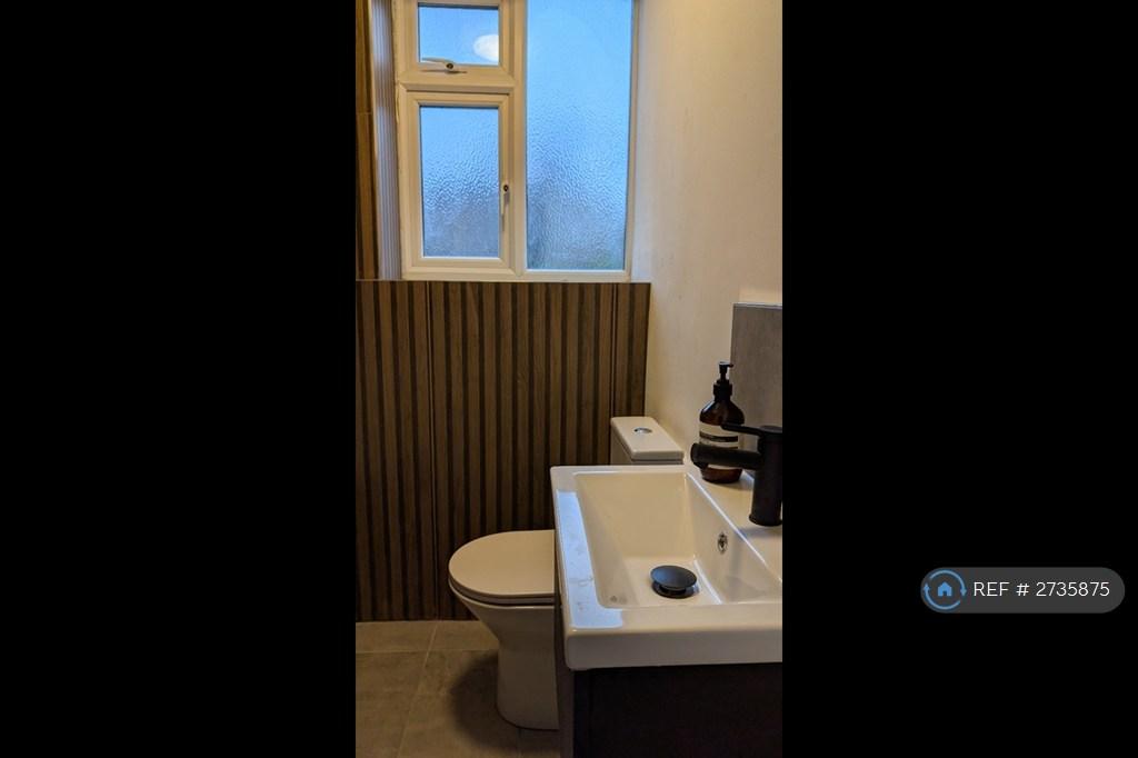 Main Bathroom