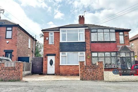 3 bedroom semi-detached house to rent - Kirby Avenue, Chadderton, Oldham, OL9