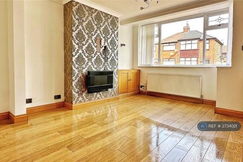 3 bedroom semi-detached house to rent, Kirby Avenue, Chadderton, Oldham, OL9