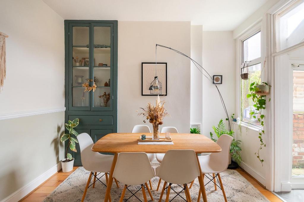 0 R1 TBN - Dining Room A.jpg