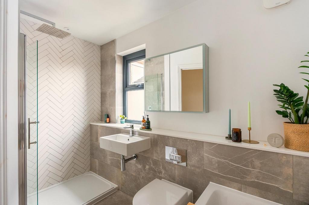 0 R1 TBN - Bathroom B.jpg