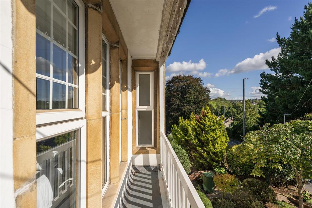 30 Balcony 1.jpg