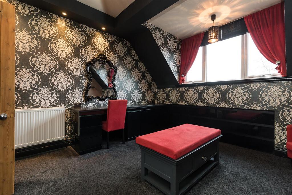 Bedroom/Dressing Room