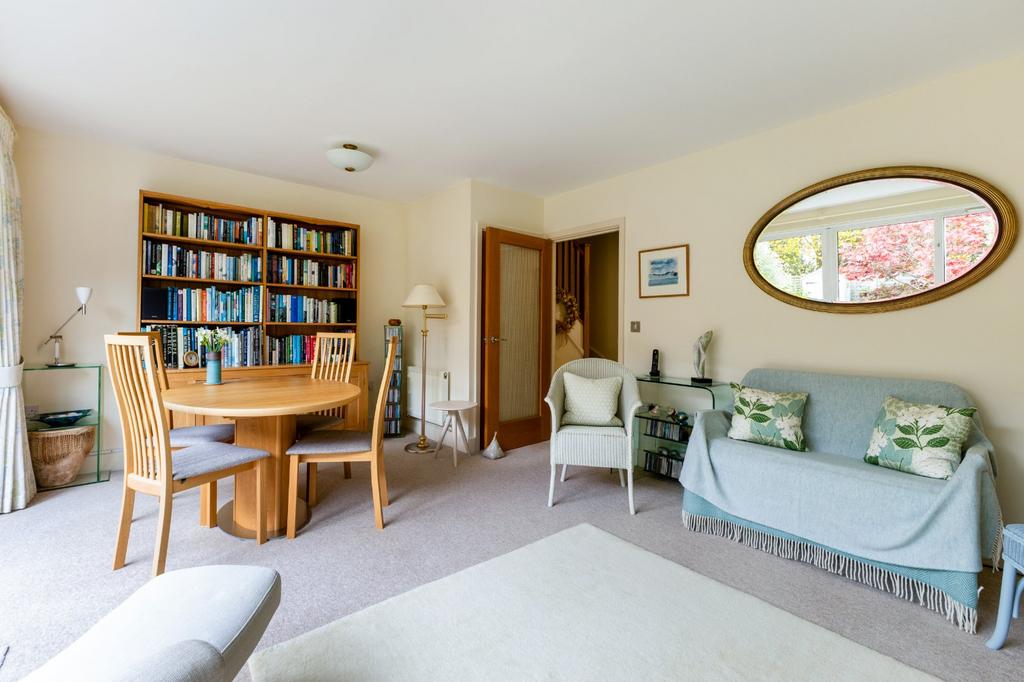Sitting/Dining Room