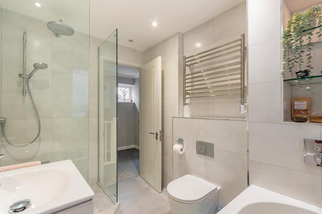 1 S0 RDD - Bathroom A.jpg