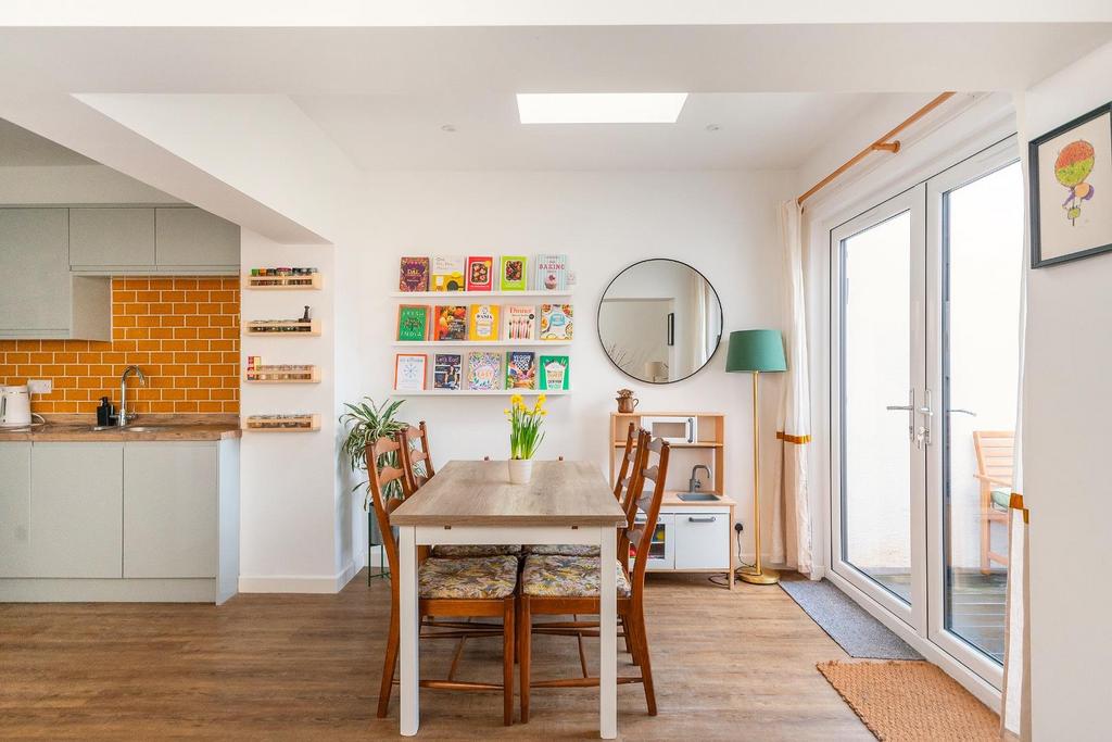 2 W0 SEN - Kitchen Diner H.jpg