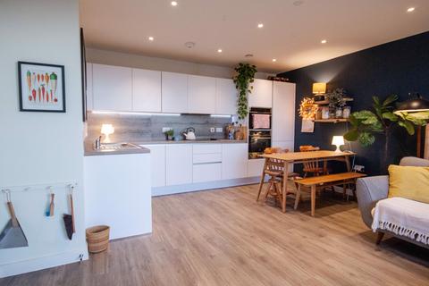 2 bedroom flat for sale, Moorhen Drive, Hawfinch House, NW9