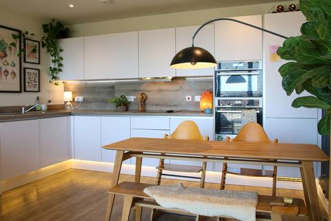 2 bedroom flat for sale, Moorhen Drive, Hawfinch House, NW9