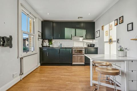 1 bedroom flat for sale, Concanon Road, London, SW2