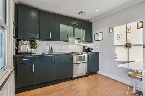 1 bedroom flat for sale, Concanon Road, London, SW2