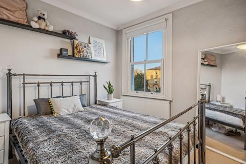 1 bedroom flat for sale, Concanon Road, London, SW2