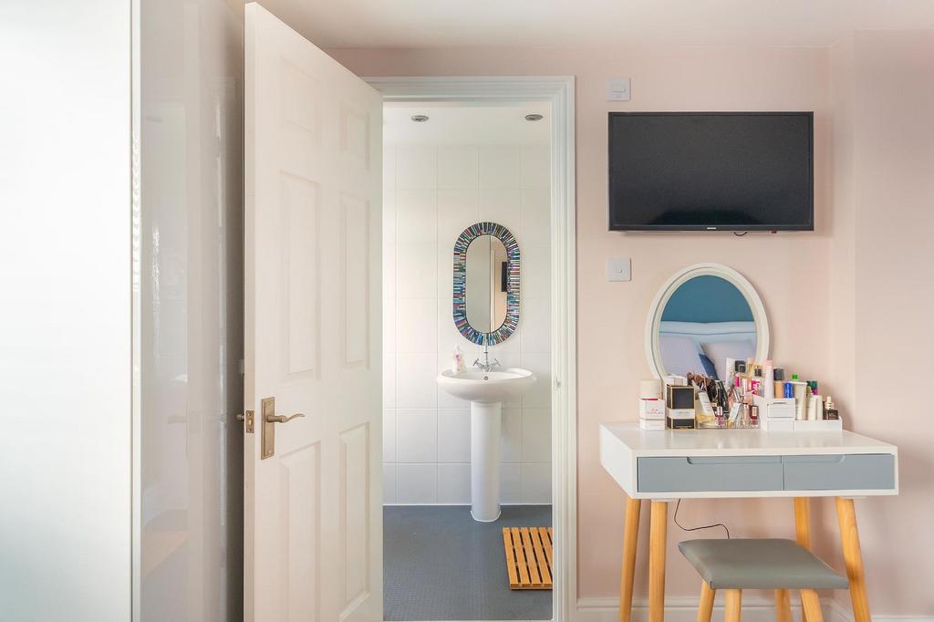 1 B2 H9 RDD - Ensuite B.jpg