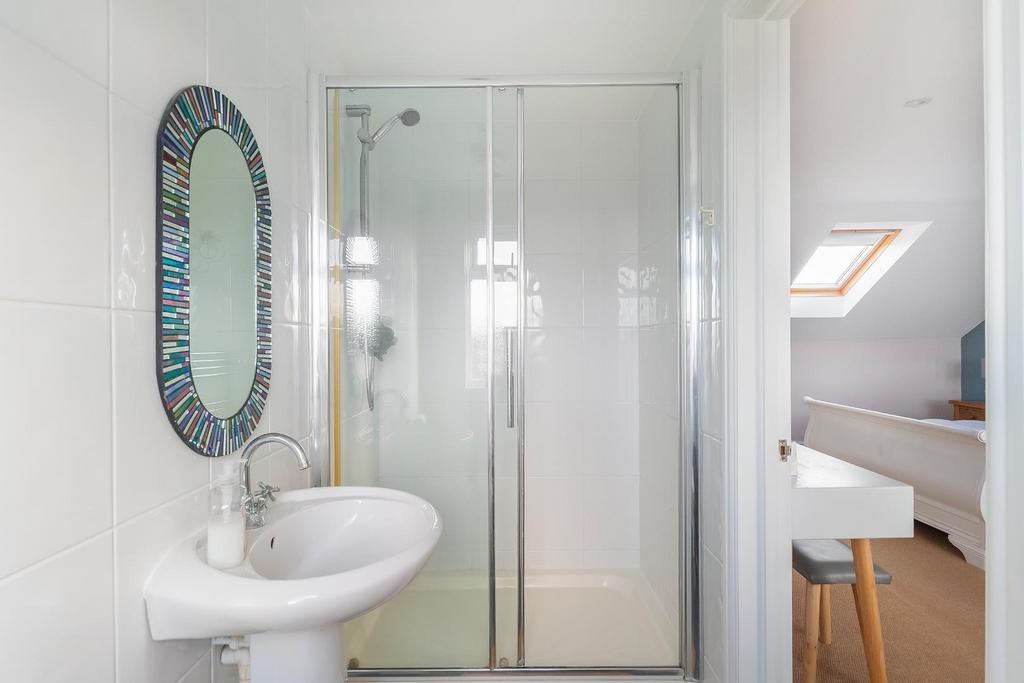 1 B2 H9 RDD - Ensuite A.jpg