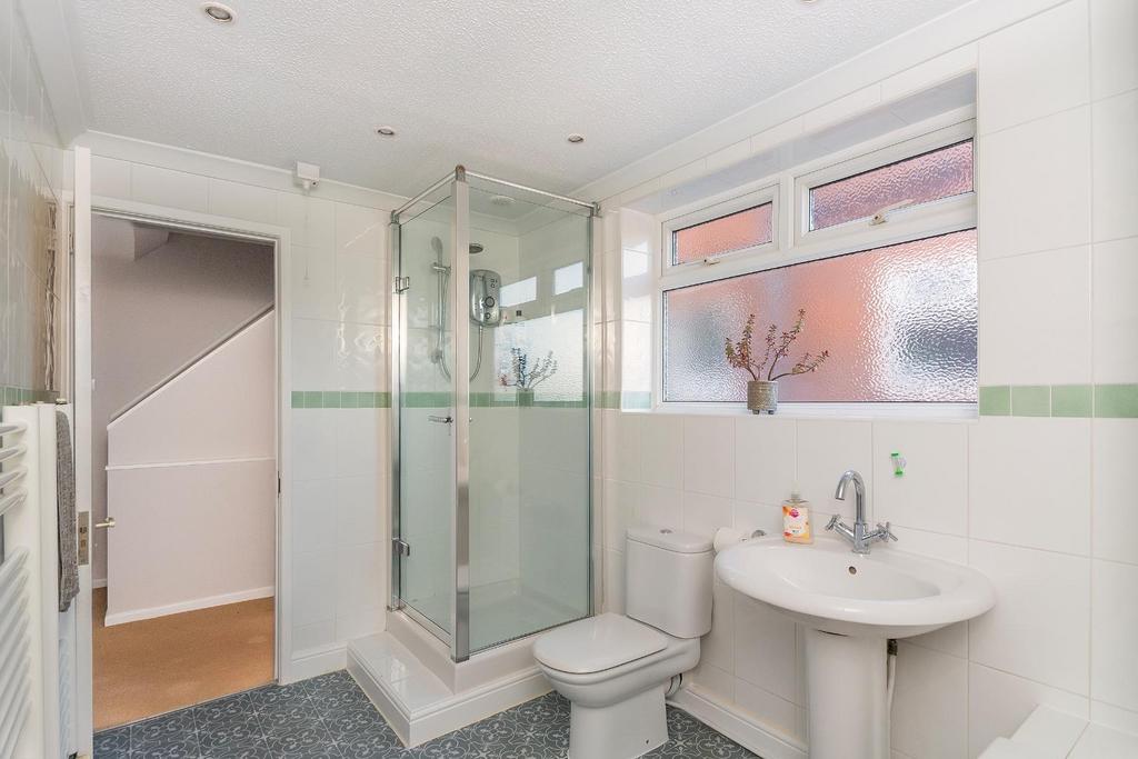 1 B2 H9 RDD - Bathroom A.jpg