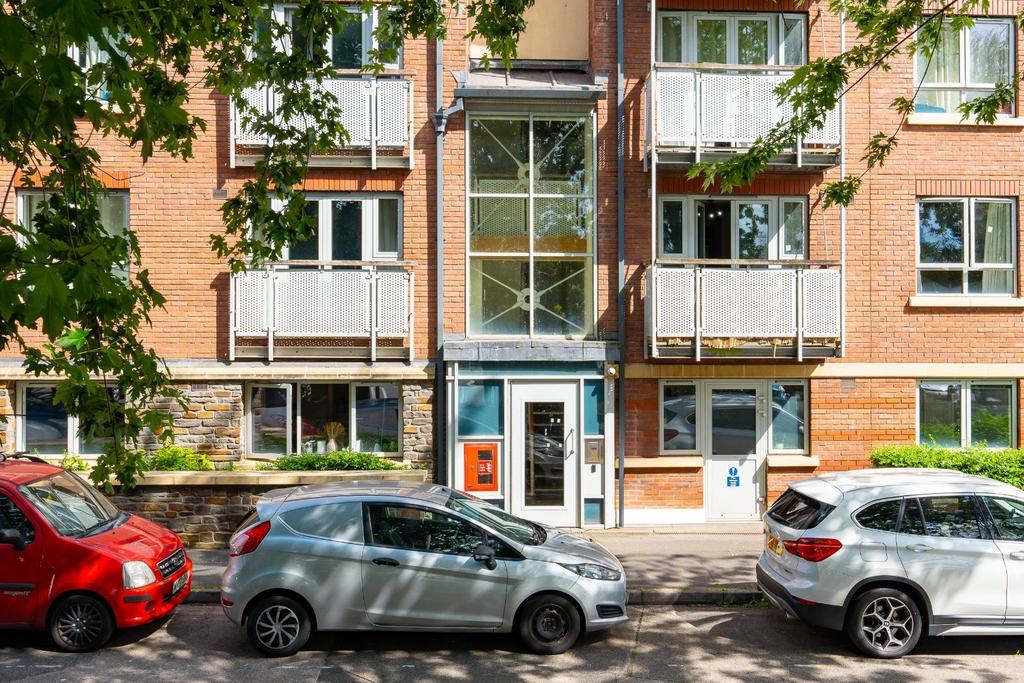 Apartment in Bristol - View 2