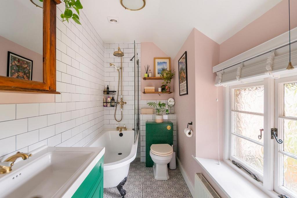 0 N2 CKN - Bathroom B.jpg
