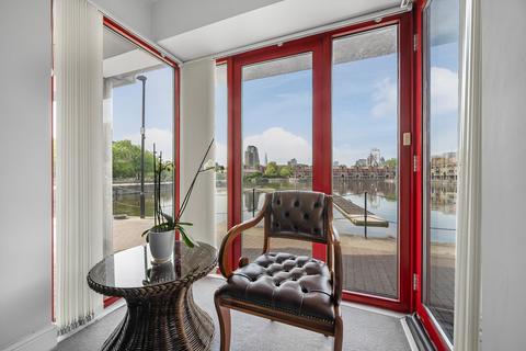 undefined, Peartree Lane, London, E1W