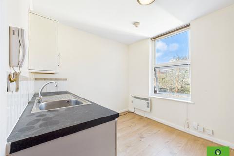 1 bedroom flat to rent, Eastern Road, Romford RM1