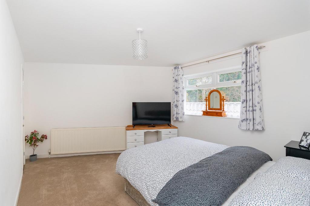 8 G4 ASEV - Bedroom F.jpg