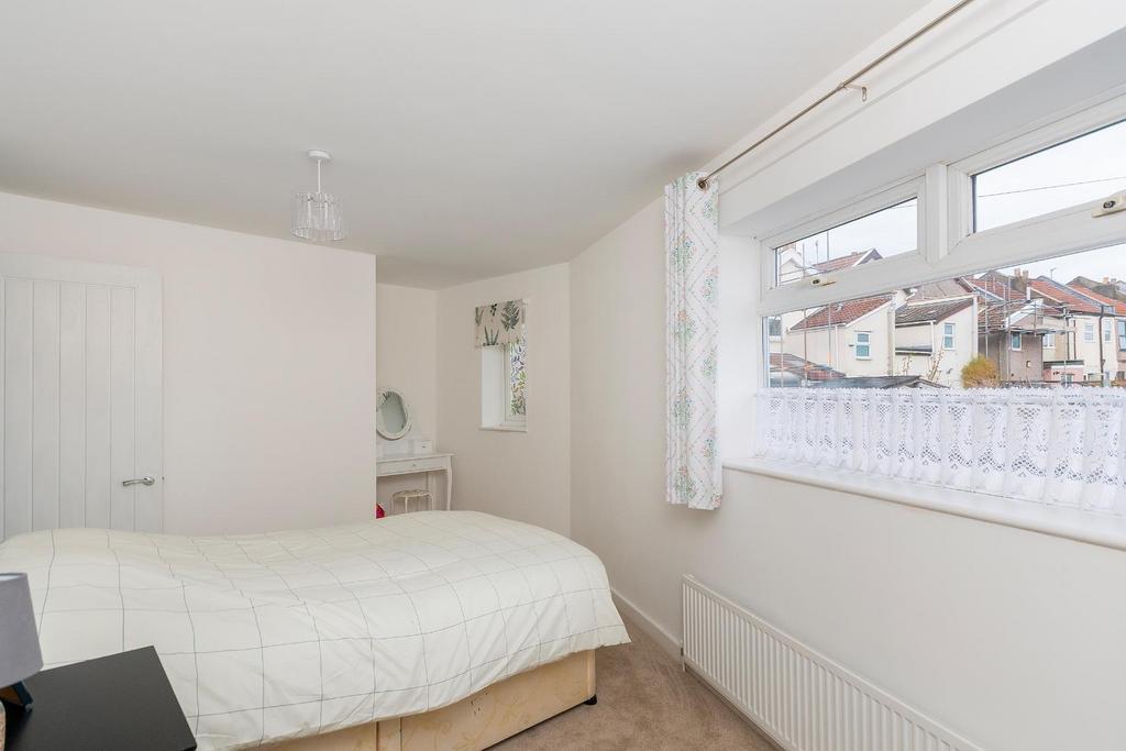 8 G4 ASEV - Bedroom B.jpg