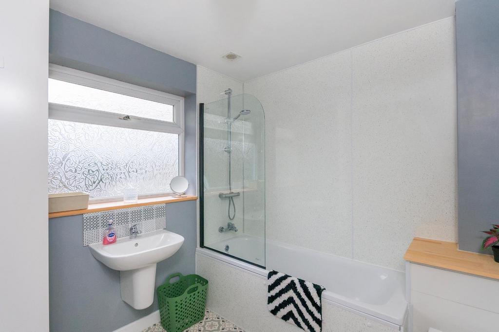 8 G4 ASEV - Bathroom A.jpg