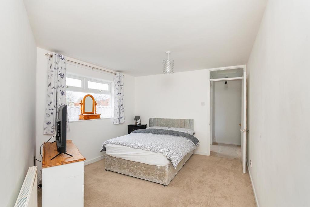 8 G4 ASEV - Bedroom E.jpg