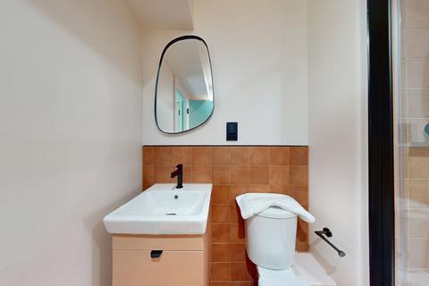 Studio to rent, Uxbridge Road