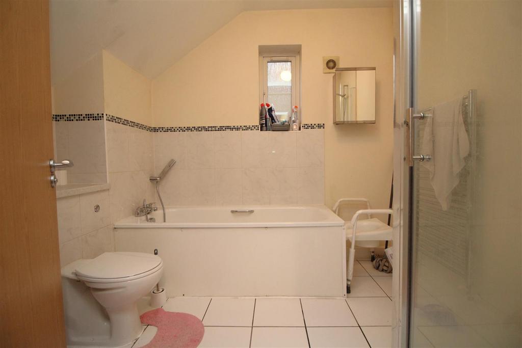 Ensuite .JPG