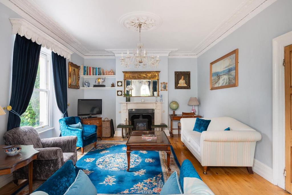 1 V6 WCM - Living Room D.jpg