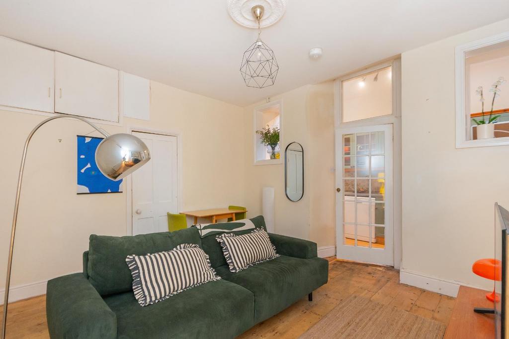1 V6 WCM - LGF Living Room A.jpg