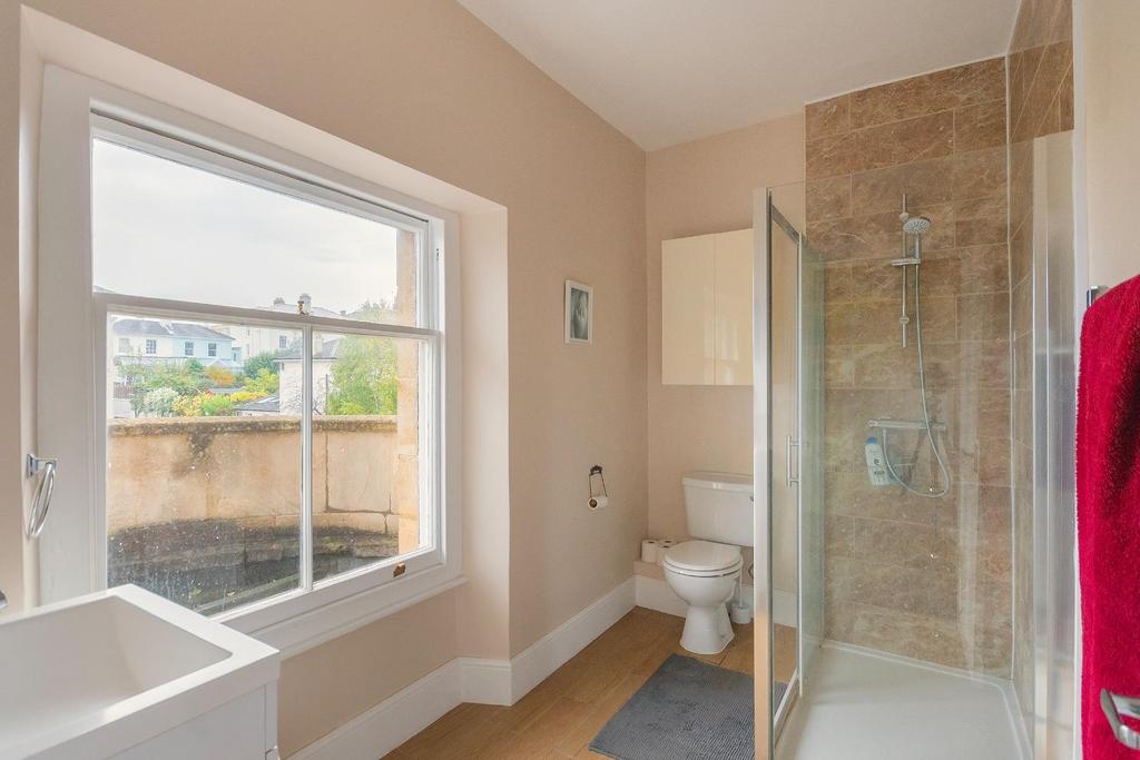 1 V6 WCM - Bathroom E.jpg