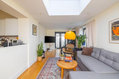 2 bedroom flat for sale - St Nicholas Court, Bishopsworth