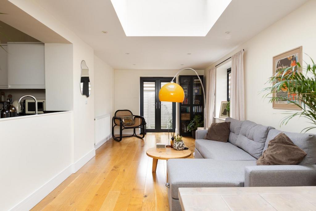 Flat 3, St Nicholas Court, BS13 8 JY-1.jpg