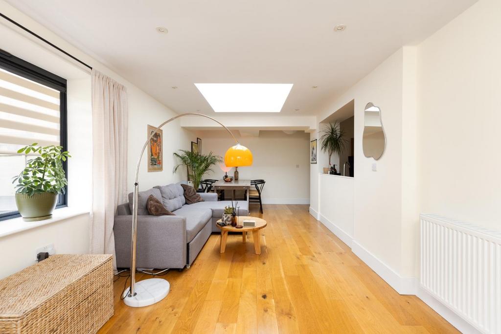 Flat 3, St Nicholas Court, BS13 8 JY-2.jpg