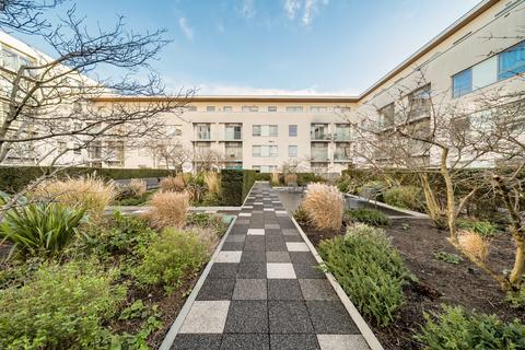 1 bedroom apartment for sale, Streatham High Road, London SW16