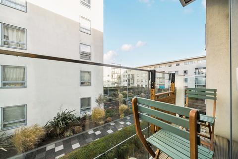 1 bedroom apartment for sale, Streatham High Road, London SW16