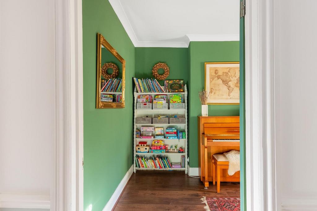 3 B4 RSV - Dining Room D.jpg