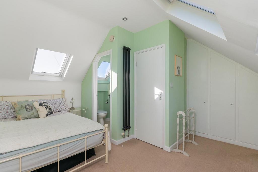 3 B4 RSV - Bedroom J.jpg