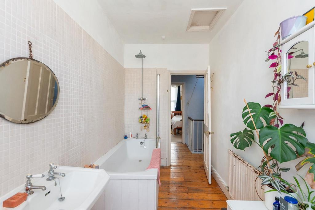 1 B0 RMR - Bathroom A.jpg