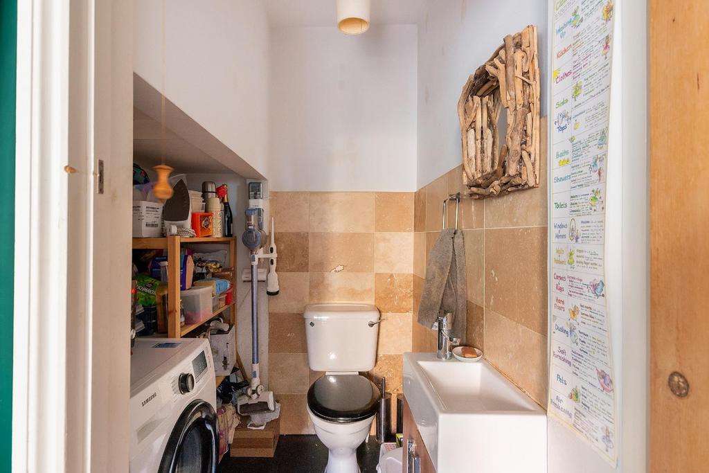 1 B0 RMR - Utility WC A.jpg