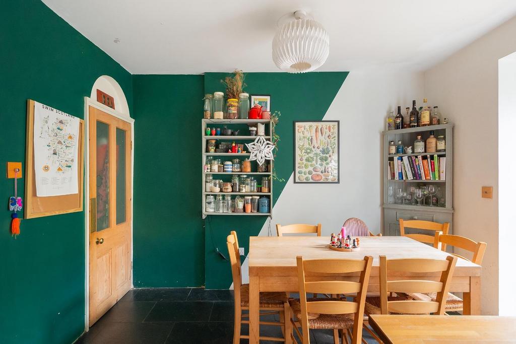 1 B0 RMR - Kitchen Diner A.jpg