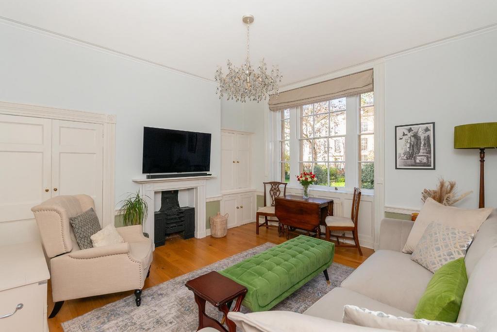 0 T4 CDHS - Living Room F.jpg