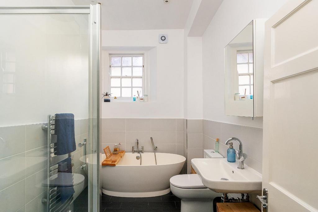 0 T4 CDHS - Bathroom C.jpg